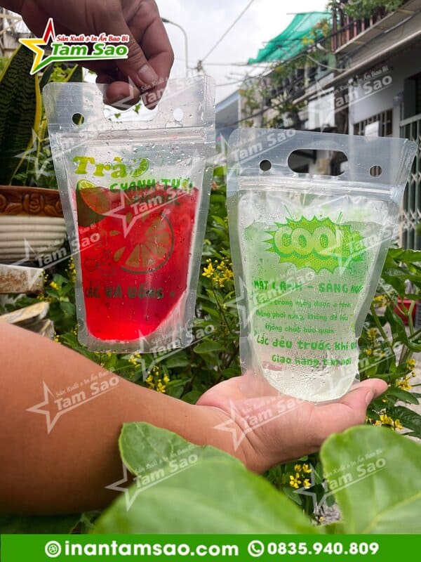Mẫu túi được rất nhiều quán kinh doanh trà chanh sử dụng bởi tính tiện lợi mà nó đem lại