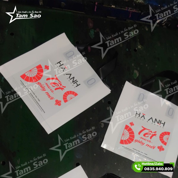 In túi ép quai màu trắng cho shop giày Hà Anh